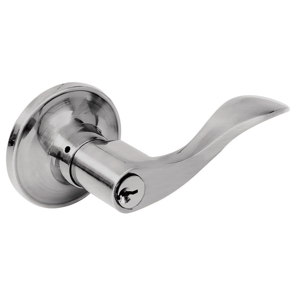 MANIJA TUBULAR CURVA FUNCIÓN BAÑO, NÍQUEL SATINADO, LLAVE ESTÁNDAR, BLÍSTER LOCK